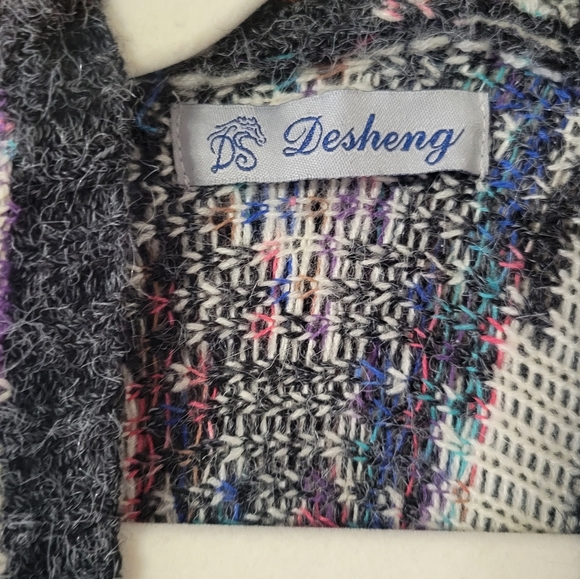 Geometric Patterned Cardigan - Picture 3 of 5